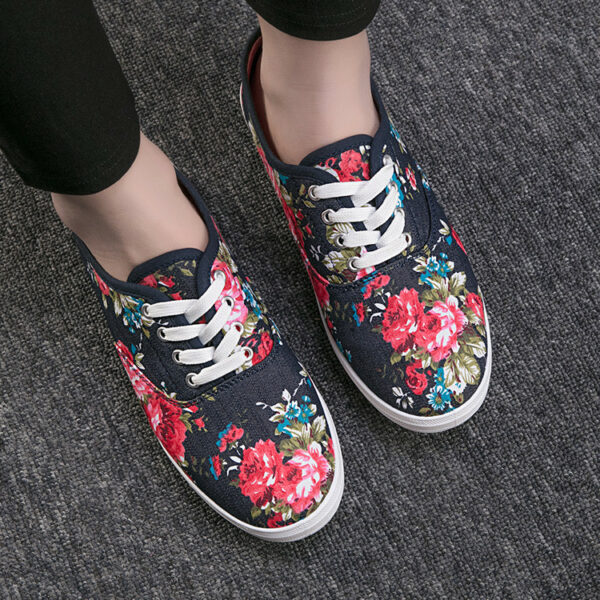 New Women Striped Printing Thin Sole Slip-on Canvas Flats Shoes